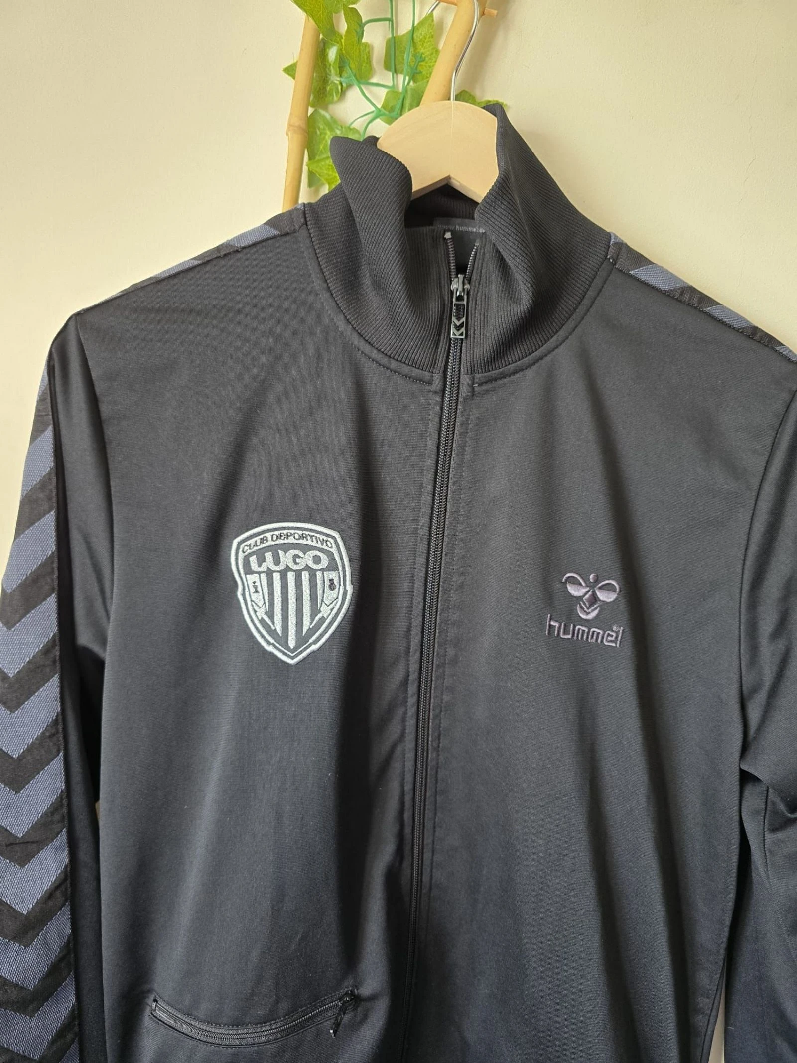 Chaqueta Himno/Prematch CD Lugo Hummel 17/18 - Talla L – photo 15